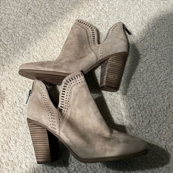 Brand new Vince Camuto block heel booties! - Picture 1 of 3